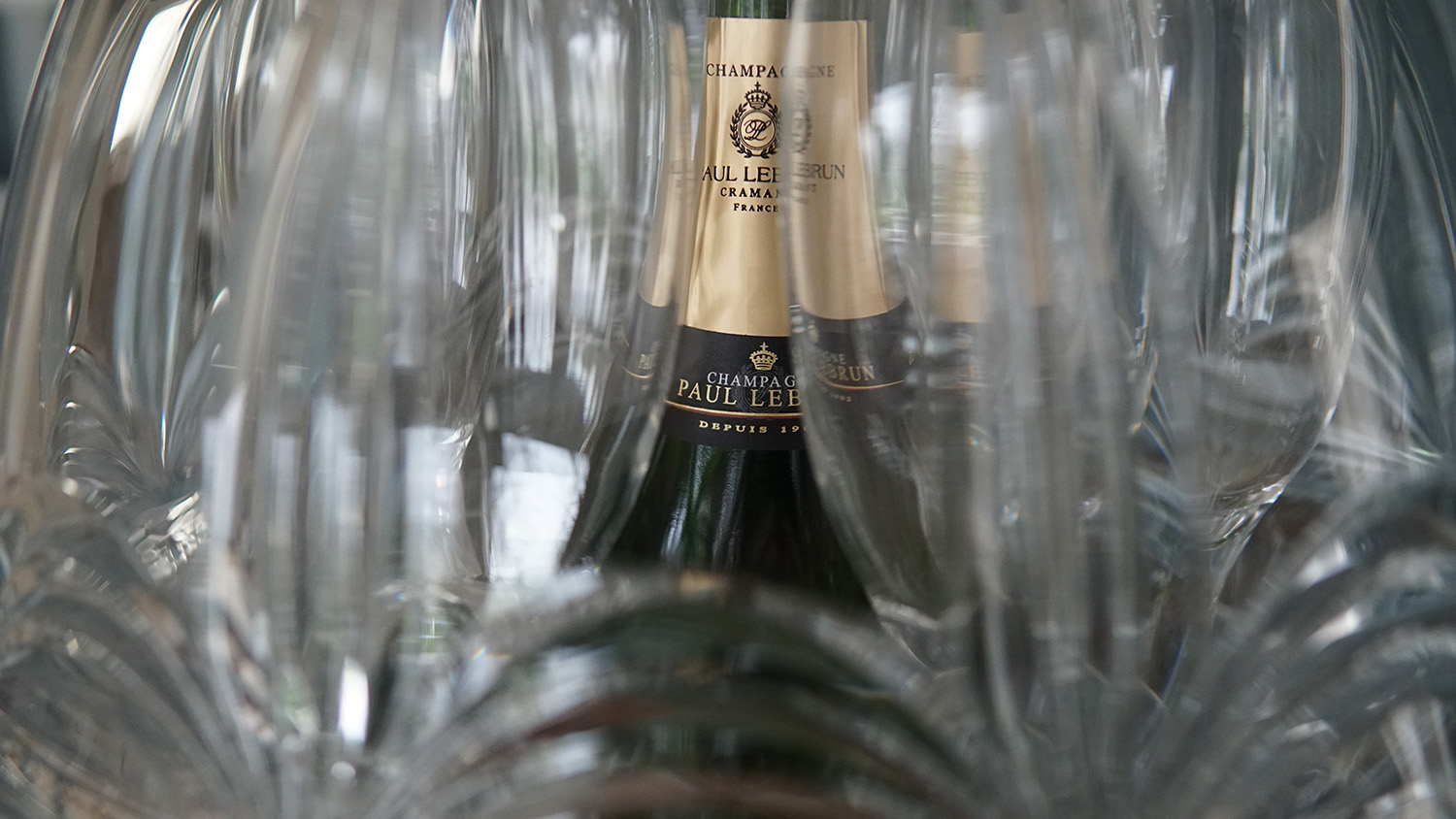Bouteille Champagne Paul Lebrun dans un oeuf de cristal - Clos La Chapelle